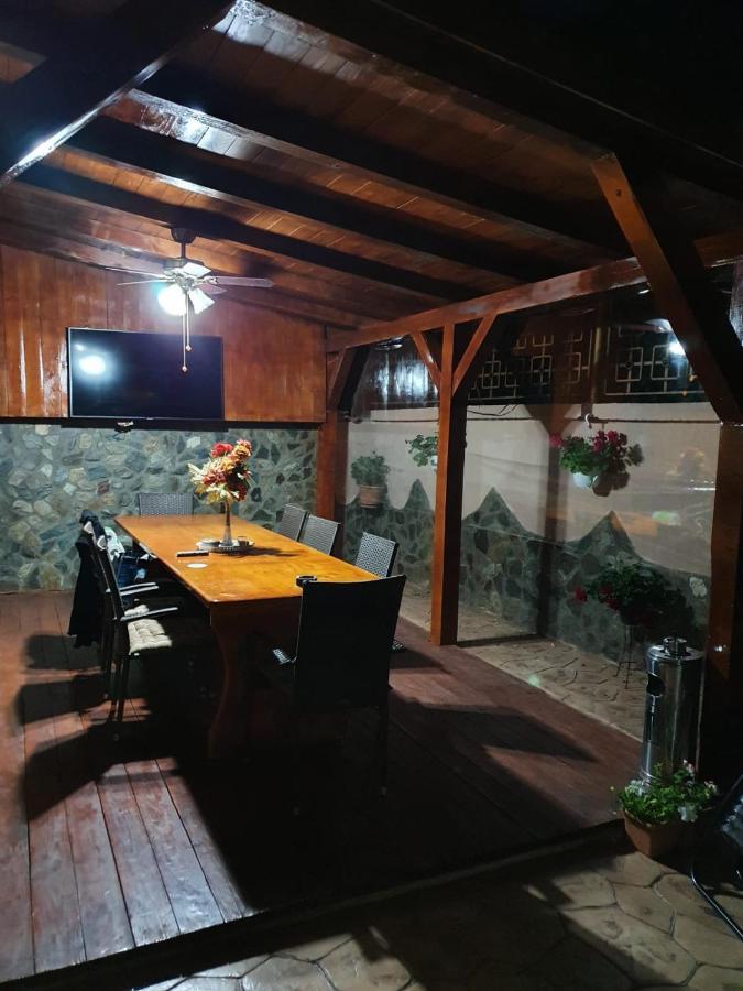 Casa Cattleya Ξενοδοχείο Târgu Jiu Εξωτερικό φωτογραφία