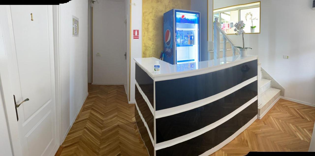Casa Cattleya Ξενοδοχείο Târgu Jiu Εξωτερικό φωτογραφία