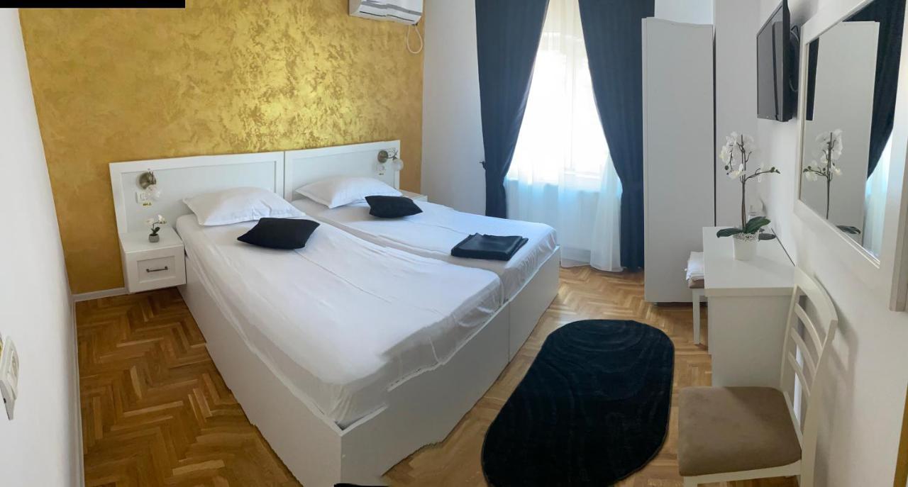 Casa Cattleya Ξενοδοχείο Târgu Jiu Εξωτερικό φωτογραφία