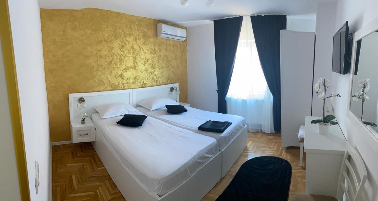 Casa Cattleya Ξενοδοχείο Târgu Jiu Εξωτερικό φωτογραφία