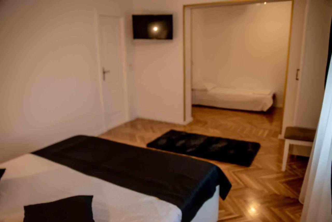 Casa Cattleya Ξενοδοχείο Târgu Jiu Εξωτερικό φωτογραφία